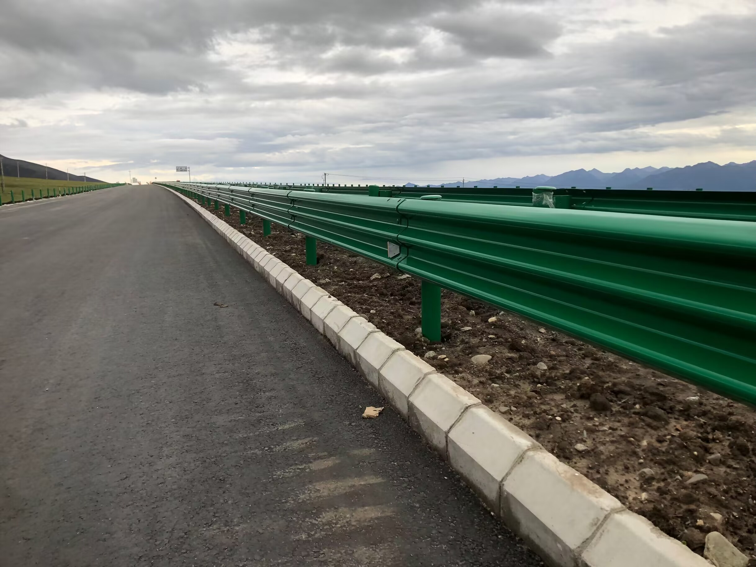 大邑县乡村公路波形护栏波形护栏板 - 推荐